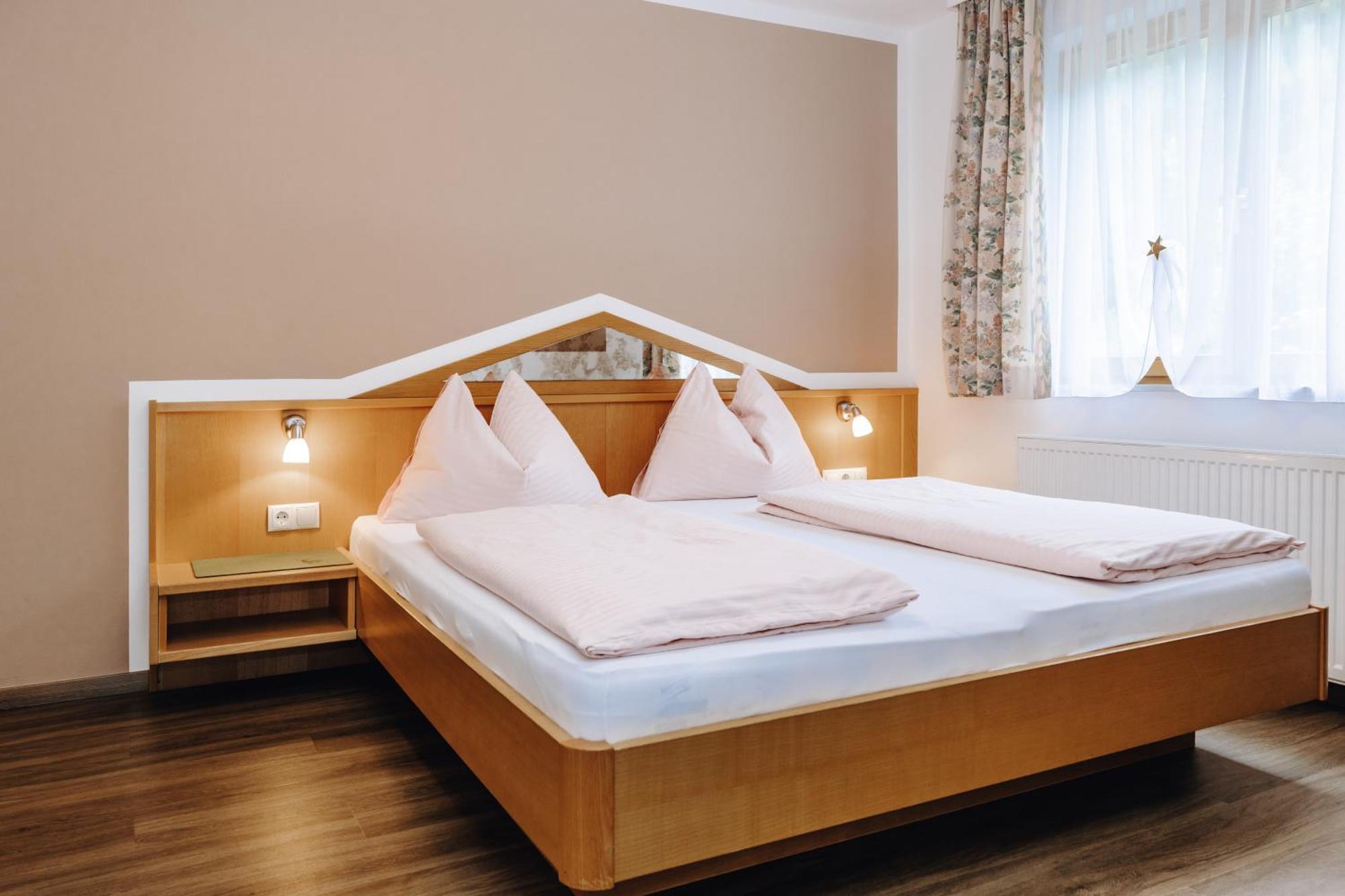 Hotel Garni Tannenhof Flachau Esterno foto